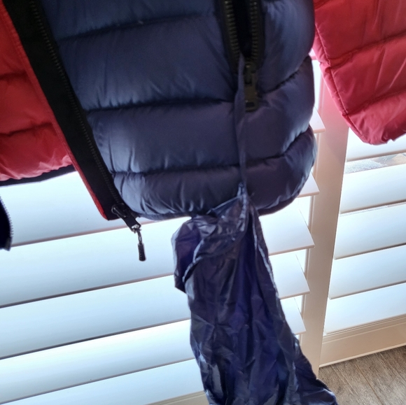 Roots colour blocked duck down packable puffer jacket  (medium) - Picture 5 of 6